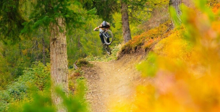 Ciclista in Bike park Plan de Corones